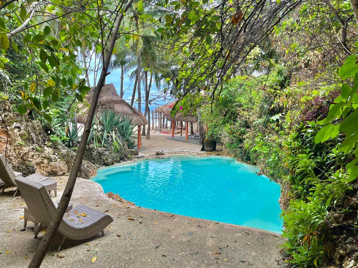 Coco Grove Resort, Island