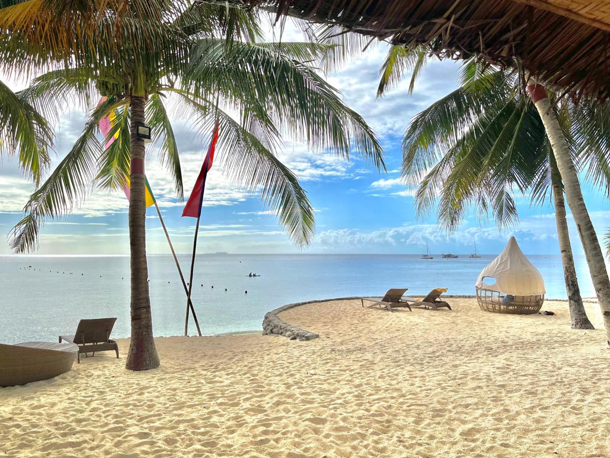 Coco Grove Resort, Island