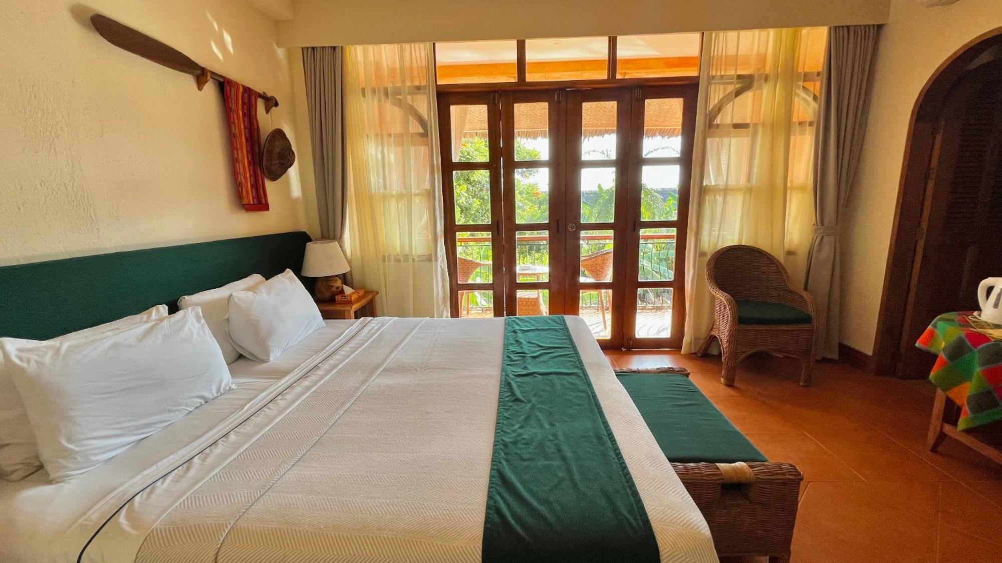 Coco Grove Resort, Island Resort